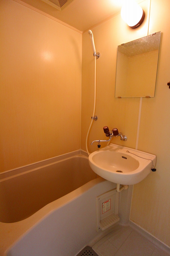 バス・シャワールーム　別号室参照写真