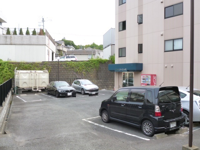 駐車場　駐車場（※有料・空き状況要確認）