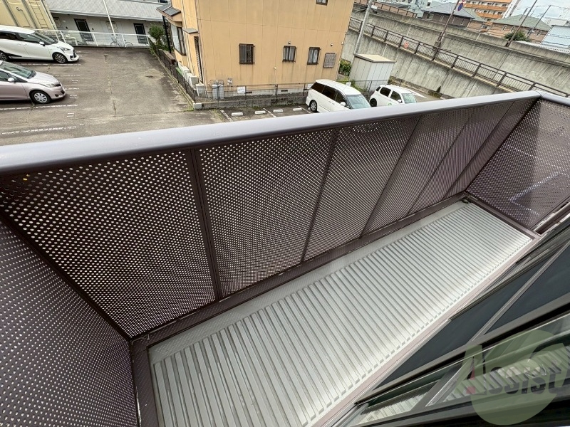 バルコニー　こちらはバルコニーになります。日当たり良好です。