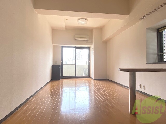 居室・リビング　こちらはリビングです。明るくていいですね。