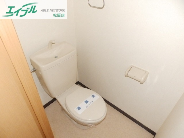 トイレ　同物件別部屋のお写真です。