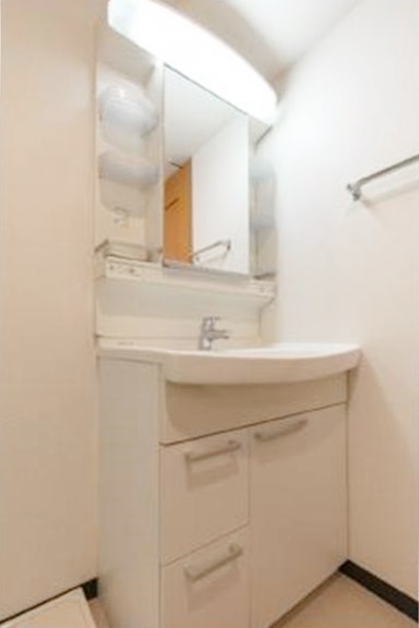 洗面設備　身支度に欠かせない独立洗面台♪