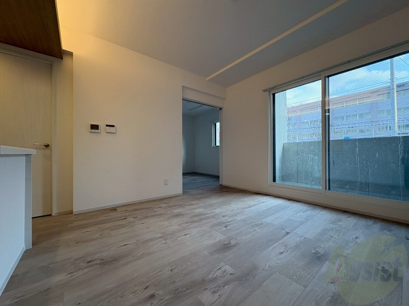 居室・リビング　日当たり良く広々したリビングで快適に過ごせます。