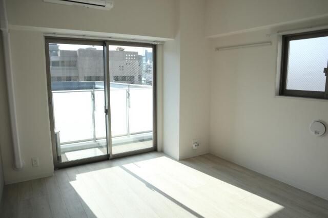 居室・リビング　ゆったり過ごせる居間です