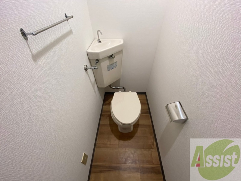 トイレ　こちらはトイレです。清潔感があり、安心して使用できます。