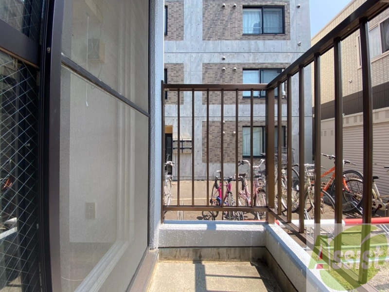 バルコニー　バルコニーです。洗濯物を干したり一息ついたりできますね！