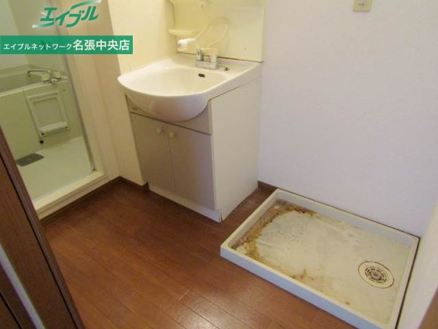 洗面設備　同型参考写真