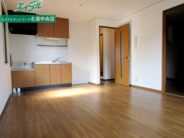 居室・リビング　同型参考写真