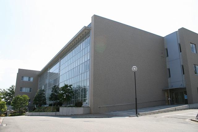 大学・短大　帝塚山大学人文学部英語コミュニケーション学科（大学・短大）まで1976m