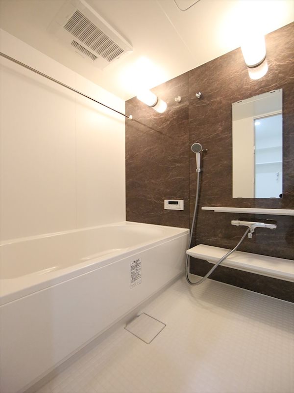 バス・シャワールーム　バスルーム　浴室暖房乾燥機追い炊き機能付き