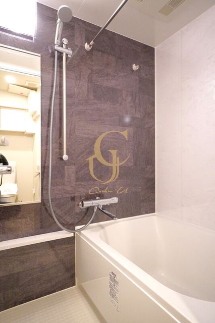 バス・シャワールーム　※参考画像（同間取り反転）