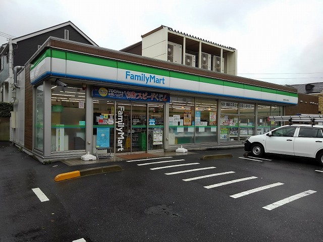 コンビニ　ファミリーマート横須賀大津町店（コンビニ）まで72m