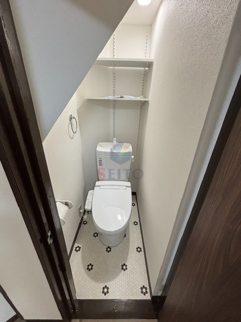 大黒町貸家のトイレ写真