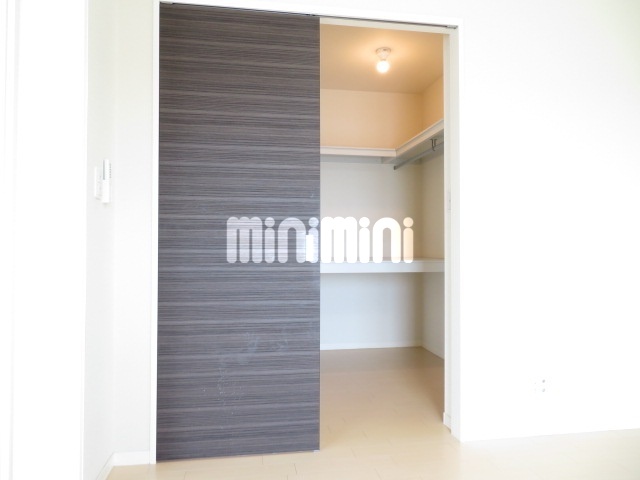 収納　ウォークインクローゼット