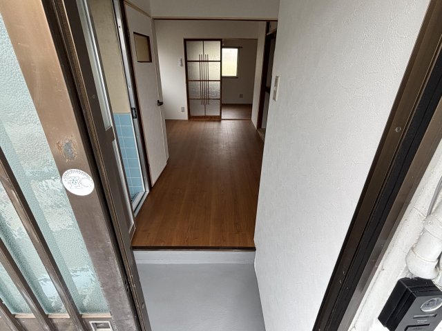 玄関　収納もある玄関です