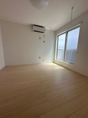 居室・リビング　※302号室参考写真