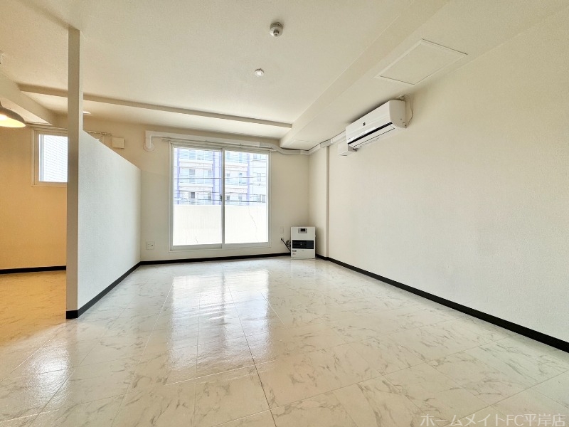 居室・リビング　日当たり良好♪