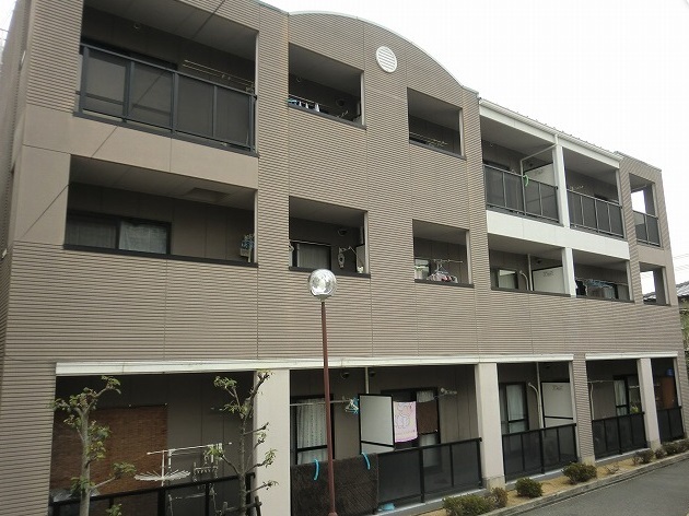 建物外観　ハウスメーカー施工の鉄骨造のマンション♪