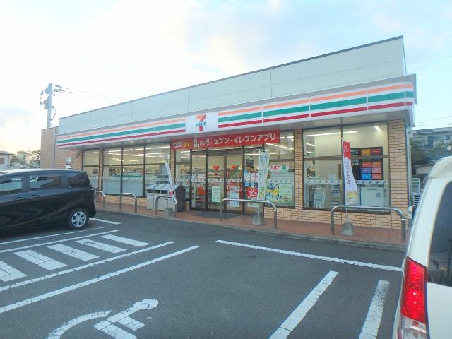 コンビニ　セブンイレブン（コンビニ）まで546m