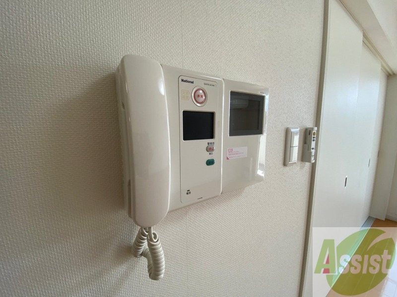 セキュリティ　モニターホンで来客確認ができます。安心ですね。