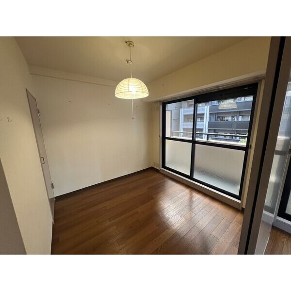 バルコニー　※写真は同じマンションの違う部屋のものになります。