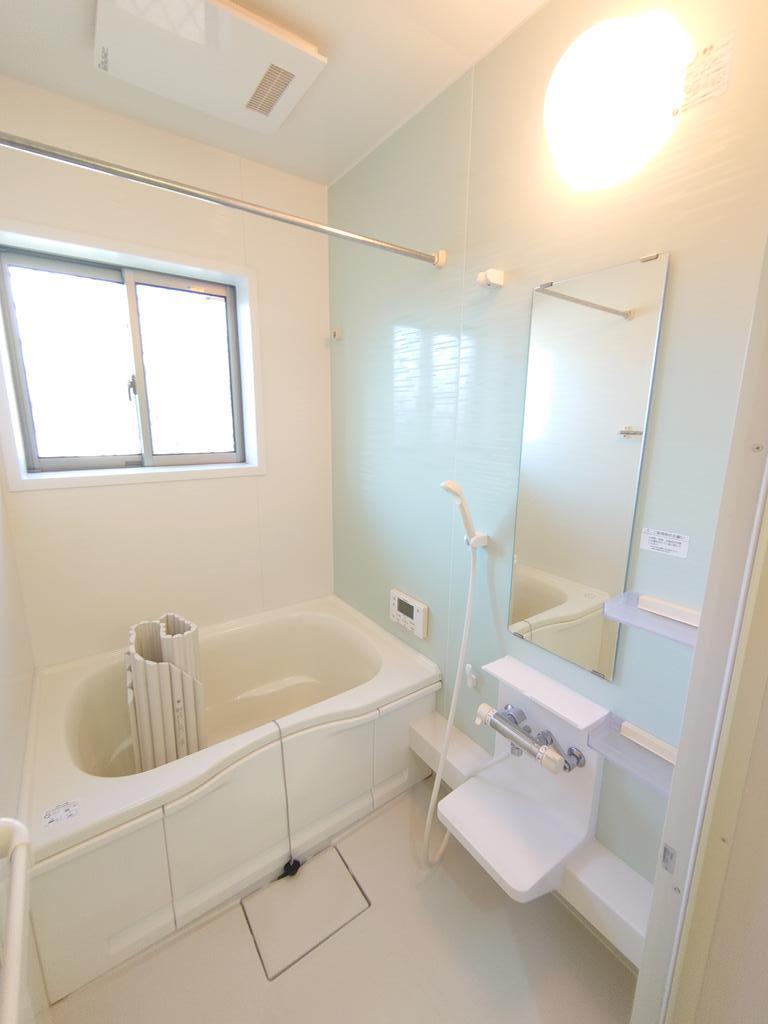 バス・シャワールーム　当社へ連絡の場合仲介手数料無料！連絡は0935118822へ