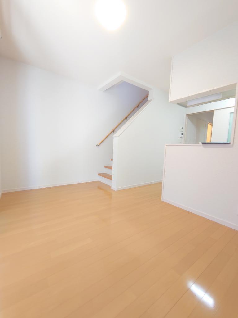 居室・リビング　当社へ連絡の場合仲介手数料無料！連絡は0935118822へ