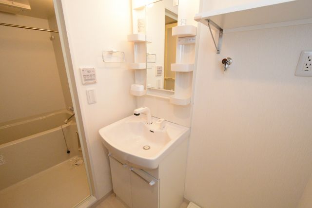 洗面設備　独立洗面化粧台付き☆