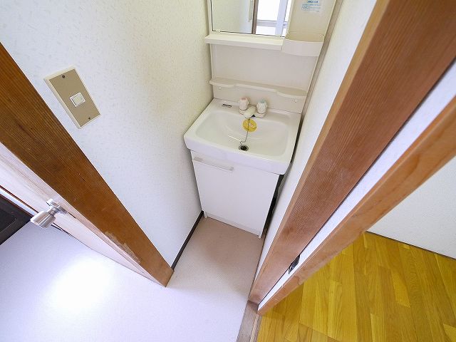 洗面設備　独立洗面台です
