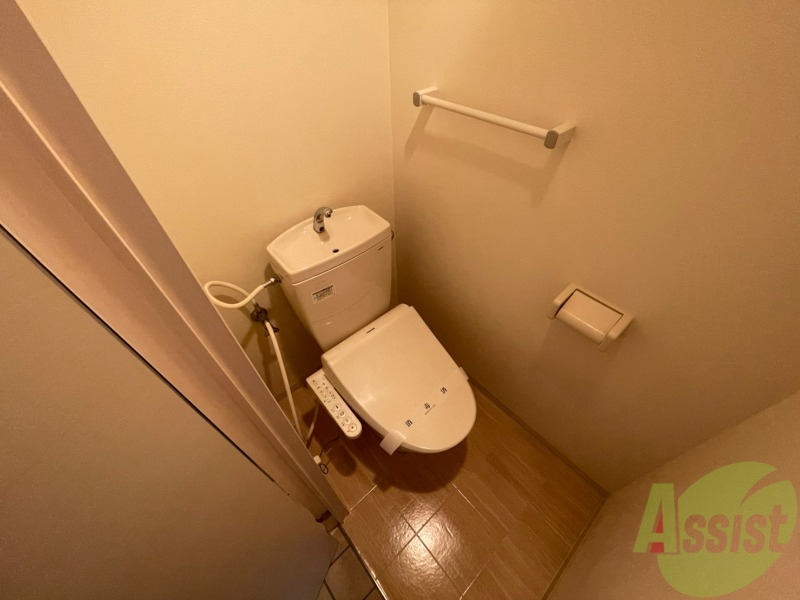 トイレ　こちらはトイレです。清潔感があり、安心して使用できます。