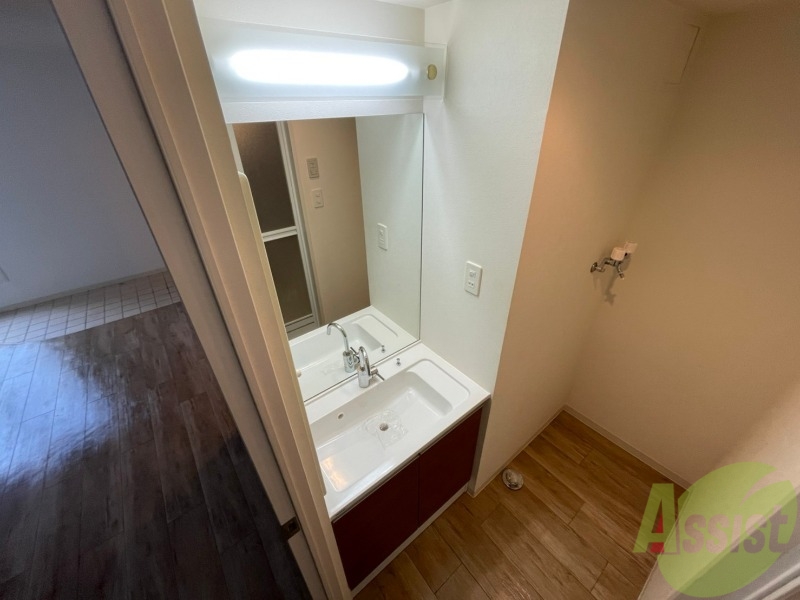 洗面設備　こちらに洗面台があります。朝の洗顔はこちらで。