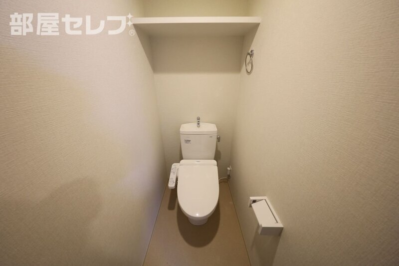 トイレ　反転画像