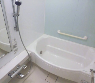 バス・シャワールーム　※リノベーション前の内装です