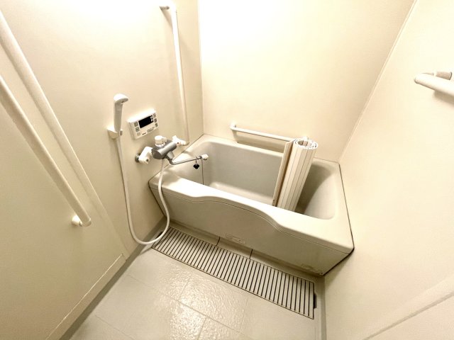 バス・シャワールーム　清潔感のある浴室です♪