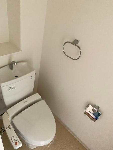 トイレ　ウォシュレットついています