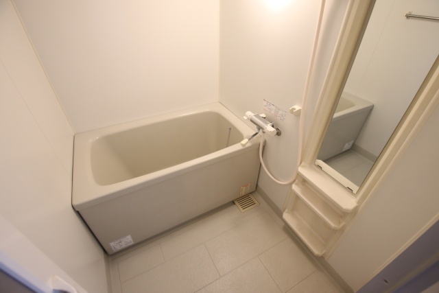 バス・シャワールーム　※別室の参考写真の為、現況優先です。