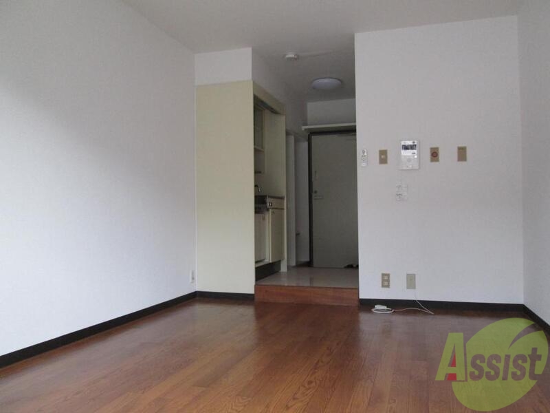 居室・リビング　標準サイズながら、形が良く、配置のしやすいお部屋です