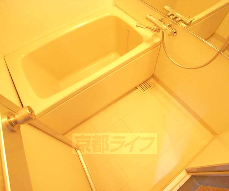 バス・シャワールーム　浴室でゆったり出来ます。