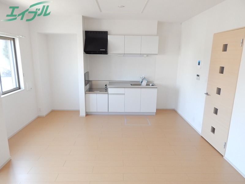 居室・リビング　同型参考写真です