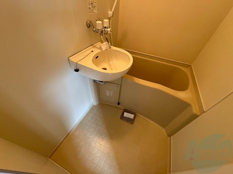 バス・シャワールーム　お風呂になります。一日の疲れを癒してくださいね。