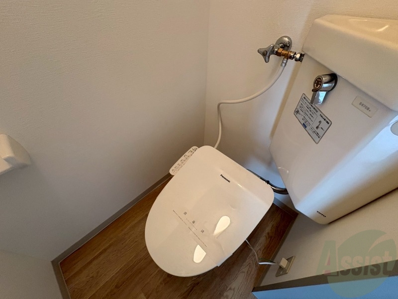 トイレ　こちらはトイレです。清潔感があり、安心して使用できます。