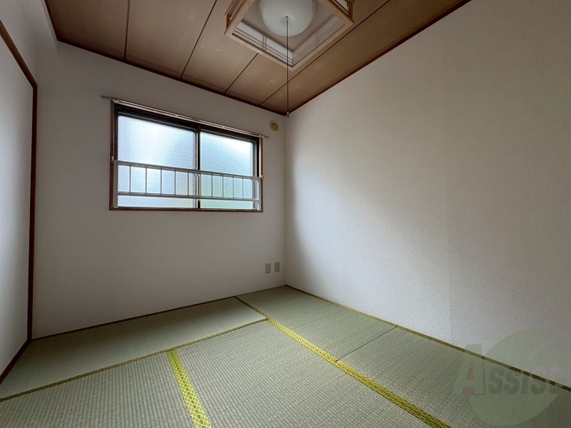 その他部屋・スペース　こちらは５帖の和室です。シンプルで落ち着きのあるお部屋です。