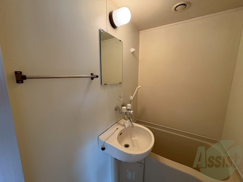 洗面設備　洗面台。身支度にはかかせないですよね～。