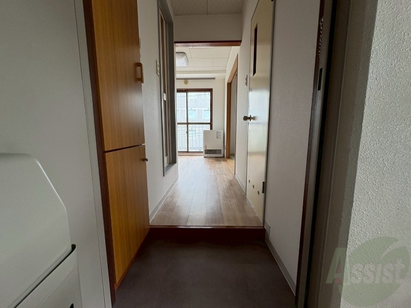 玄関　玄関の様子です。明るい印象ですね。気分もあがりそう。