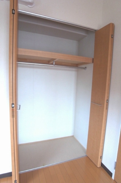 収納　６．０帖洋室のクローゼット
