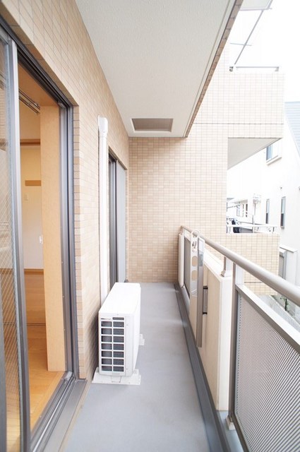 バルコニー　洗濯物もよく乾きます♪