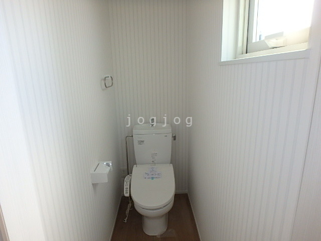 トイレ　温水洗浄機付き便座