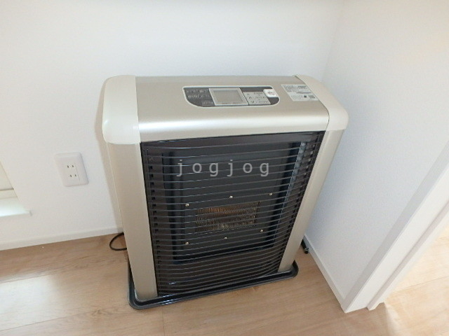 その他設備　灯油ＦＦ式ストーブ