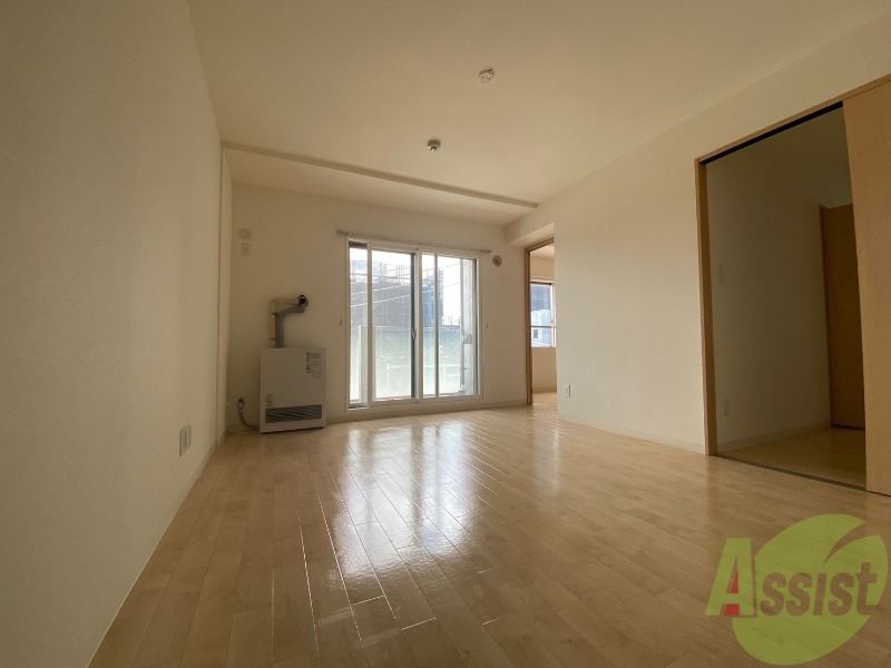 居室・リビング　広くてキレイなお部屋が広がっていて、充実した生活が送れそう。