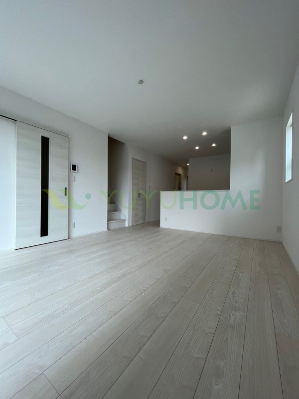 居室・リビング　※家具の設置無し（ＣＧ）